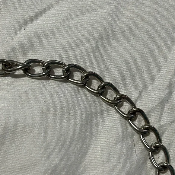 Stylish Purple Velvet Purse with Handle and Metal Chain - Picture 5 of 5